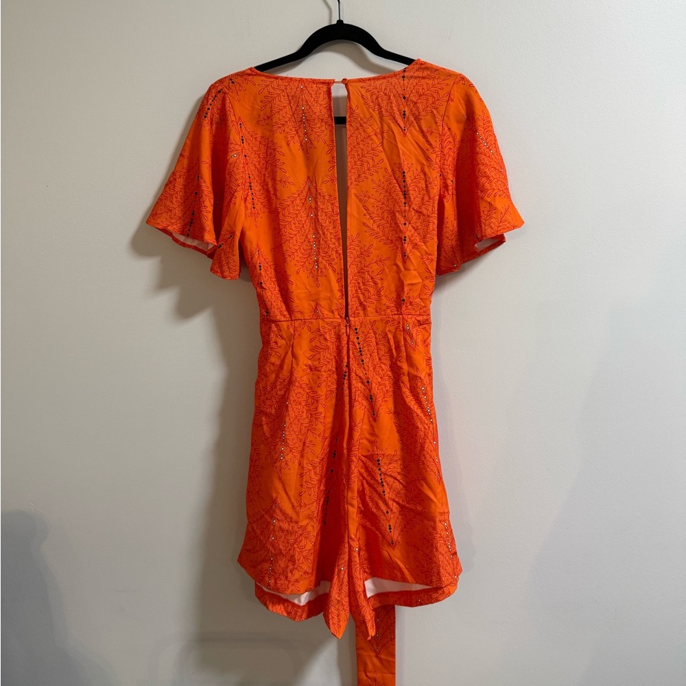 Cupshe Annamarie Plunge Tie Waist Romper - Picture 7 of 8